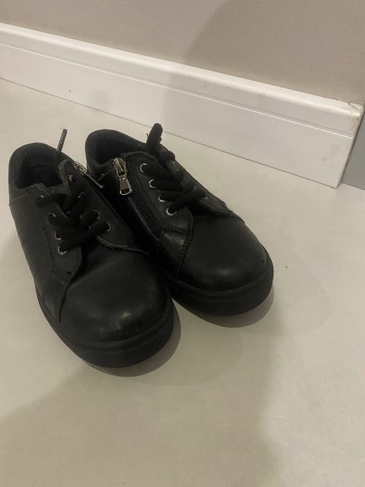 Продам ботиночки-туфли для мальчика