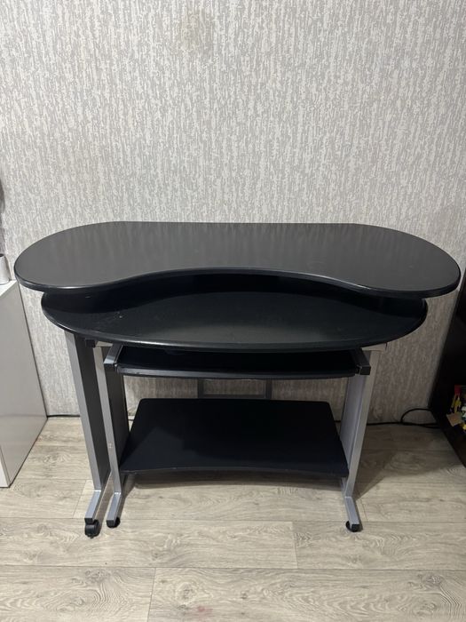 Стол. Компьютерный.