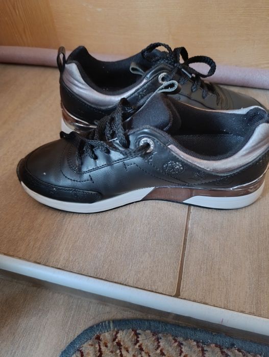 Маратонки guess 38