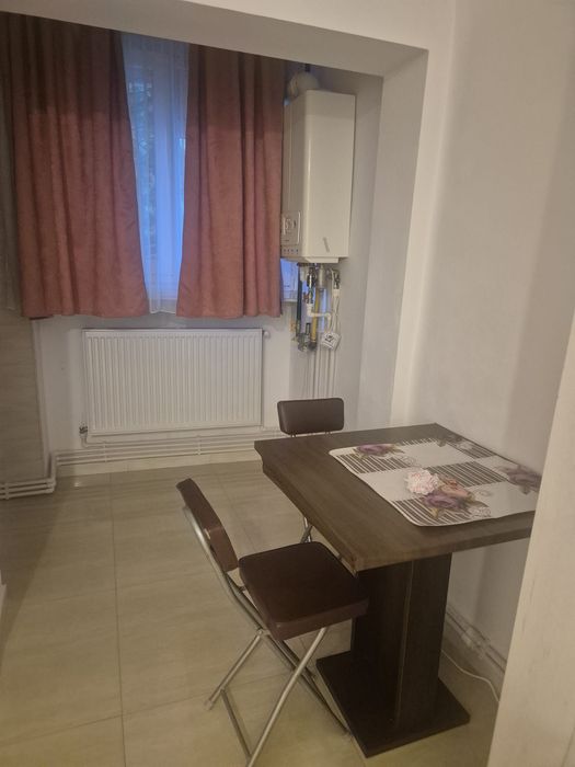 Închiriez garsoniera