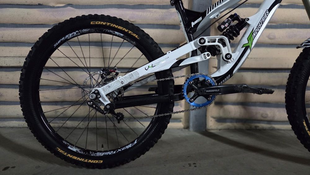 Bicicleta downhill yt tues