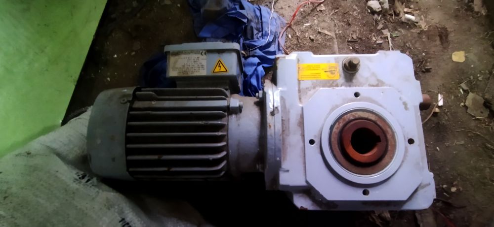 Мотор редуктор новый