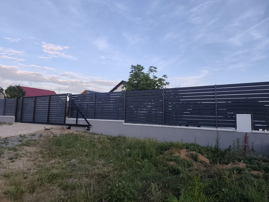 Poarta Auto - Acces Pietonal la Comandă | Aluminiu și Metal | Montaj Inclus