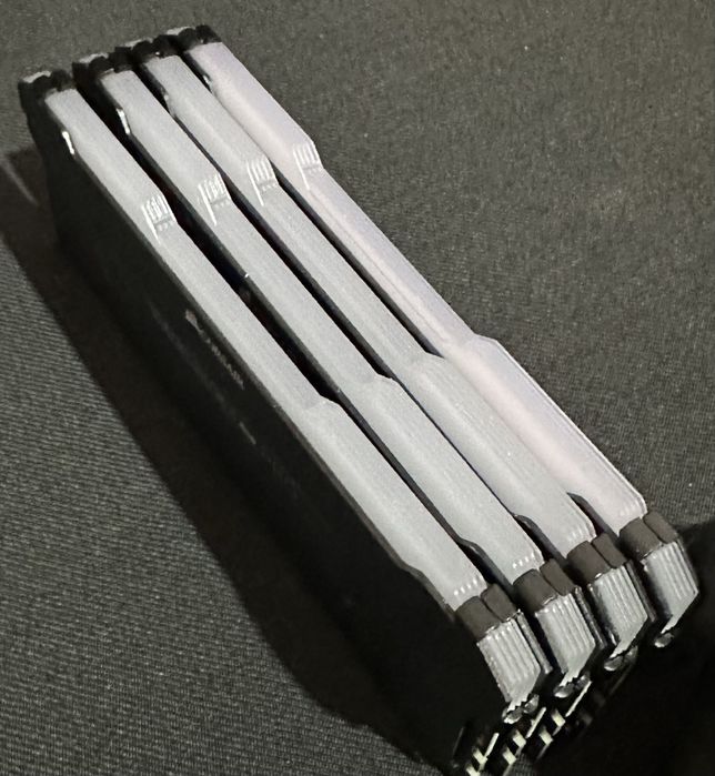 Ofertă! Memorie Ram Vengance Corsair RGB Pro 32 GB DDR 4! 3200 Ghz