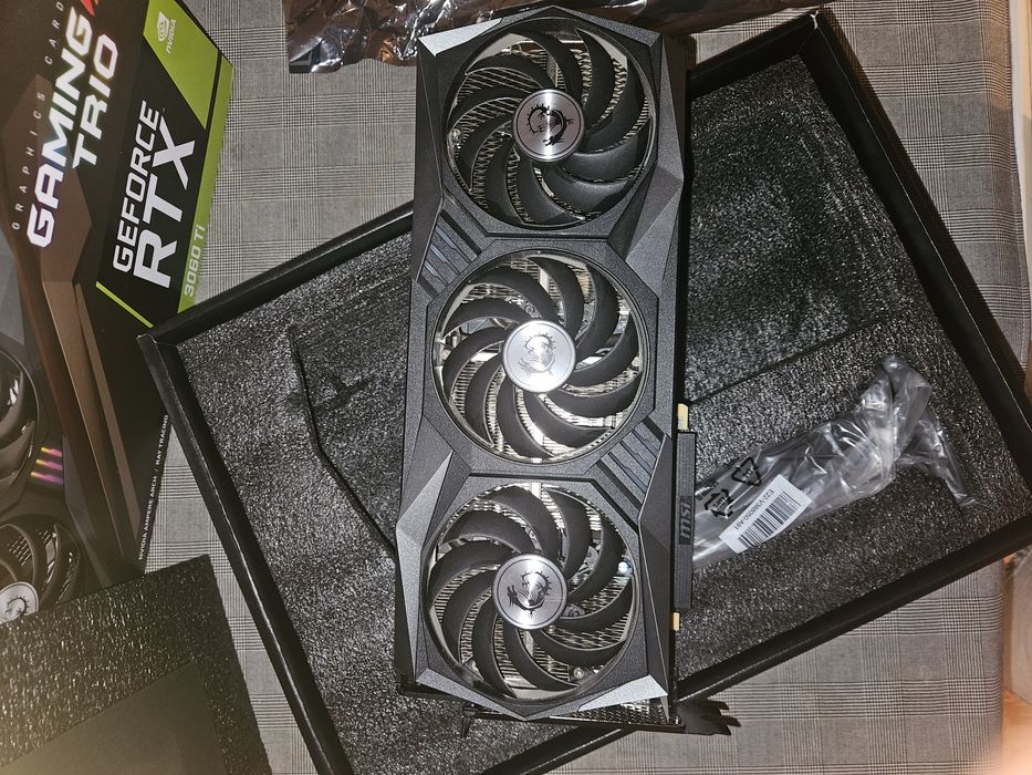 Видеокарта MSI GeForce RTX 3060Ti 8GB Gaming X  Trio пълен комплект
