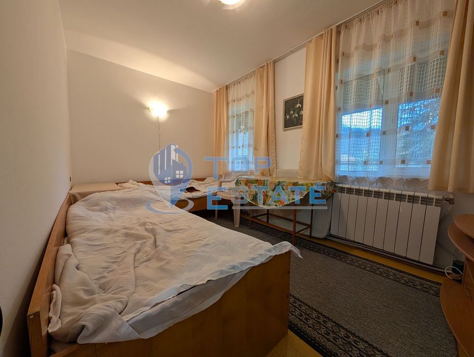 Двуетажна масивна вила до река в Еленския балкан