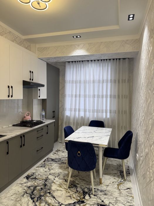 Сдается 2 х комнатная квартира на 4 этаже Азимед 350 $