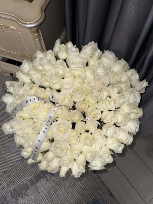 Цветы белые,получила только сегодня ,красивые и свежие