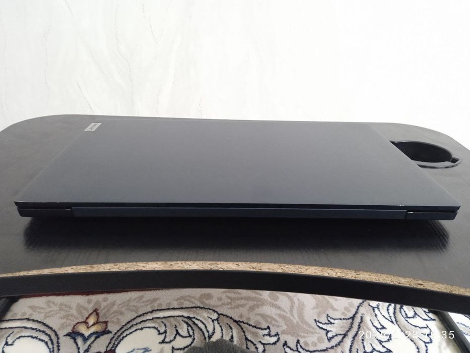 Lenovo core i5
Ekrani: 15.6 FHD IPS
Protsessor: Intel core i5 11365G