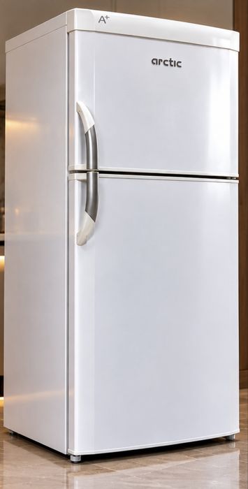 Frigider Arctic, are si congelator