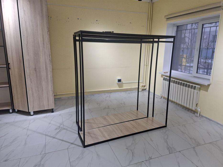 Продам торговую стойку