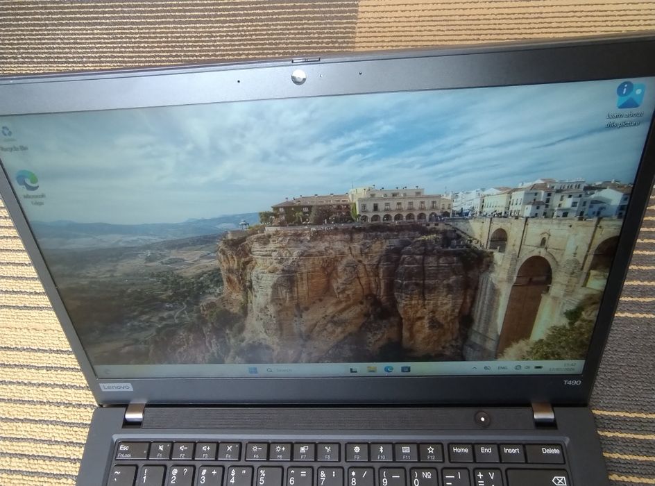 Лаптоп Lenovo T490 I5-8365U 32GB 256GB SSD NVME FHD Windows 11 PRO