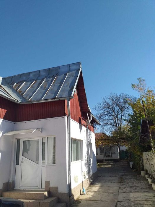 Casa de vanzare  in Cocorastii Caplii , la 7 km de Campina