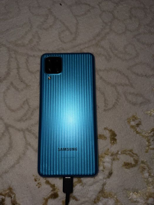 Samsung m12 sotiladi