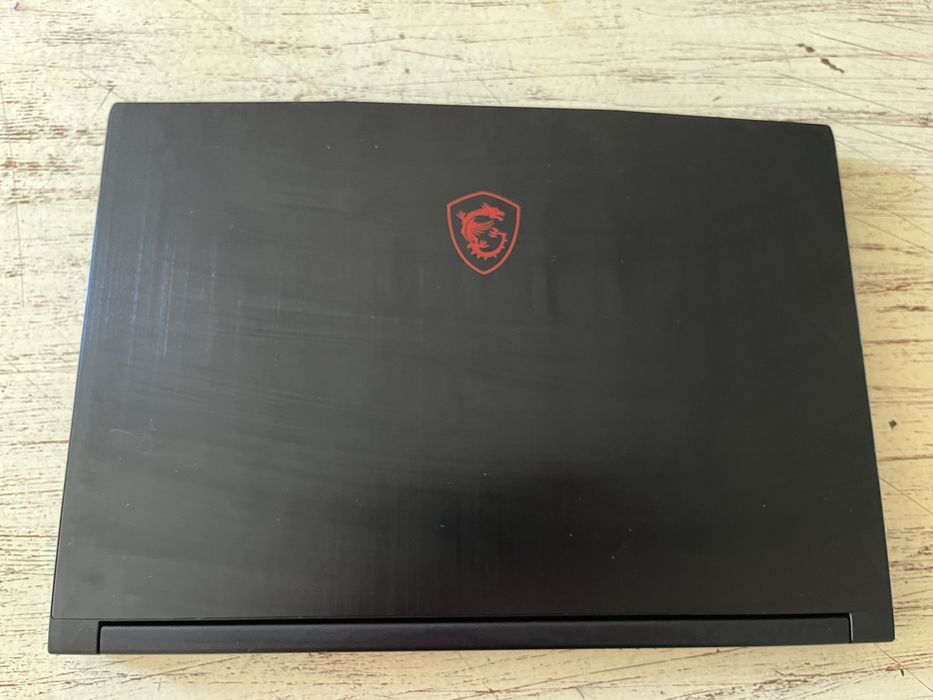 Геймърски лаптоп msi
