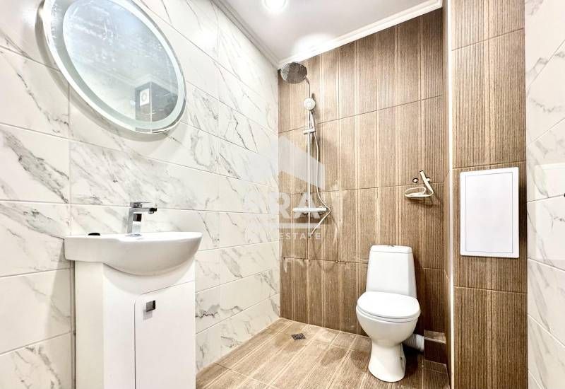 Просторен тристаен апартамент, завършен до ключ, в нова сграда с акт 1