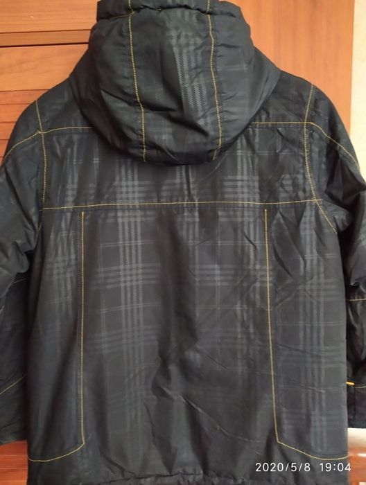 Продам осеннюю куртку