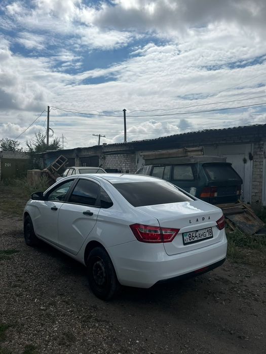 Продам Весту в хорошем состоянии