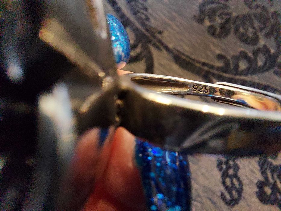 Красив, Масивен пръстен!