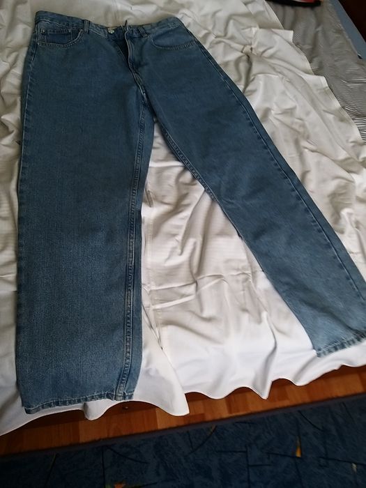 Blugi/44 nefolositi