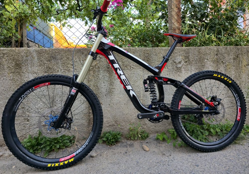 Trek Session 9.9 Карбонов 26 цола Boxxer Двукоронна Въздушна, Rockshox Vivid Rc2 шок