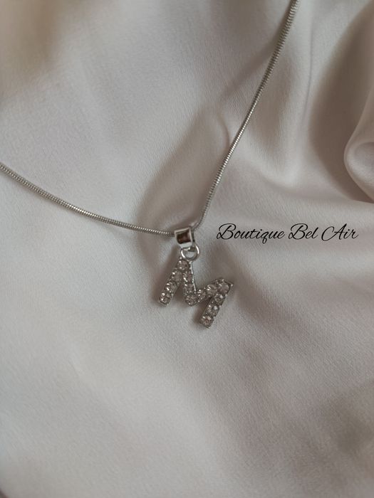 Колие с буква, бижута с буква, колиета