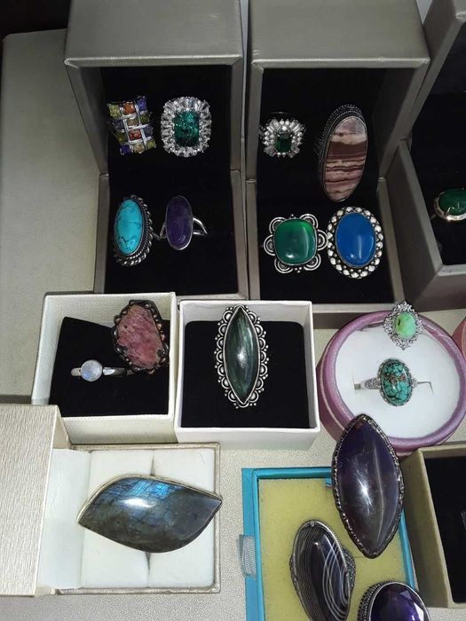 Кольцо с натуральным камнем