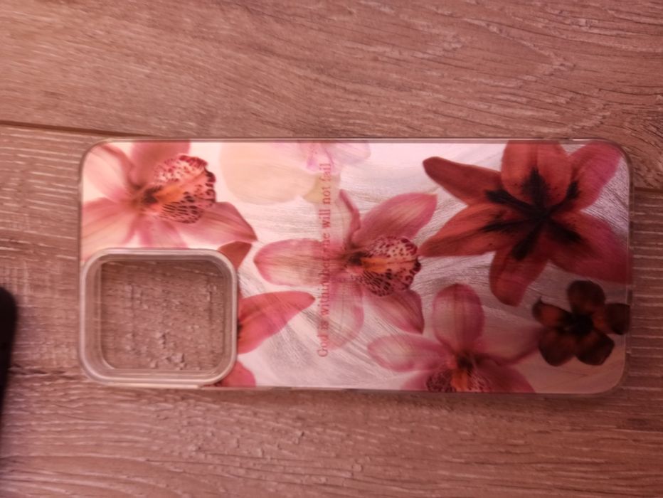 Продавам калъфи за телефон xiaomi redmi note 12