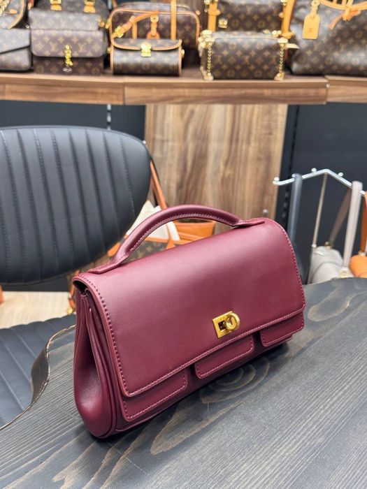 Чанти всякакъв бранд, размер и цветове