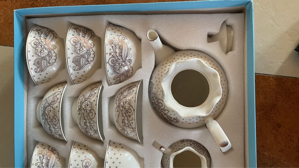 Новый чайный сервиз на 9 персон