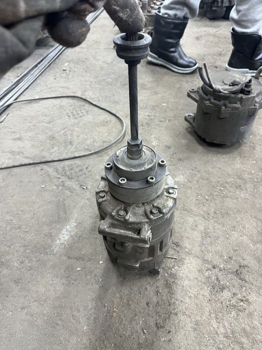 Продам компрессор кондиционера Audi Q7