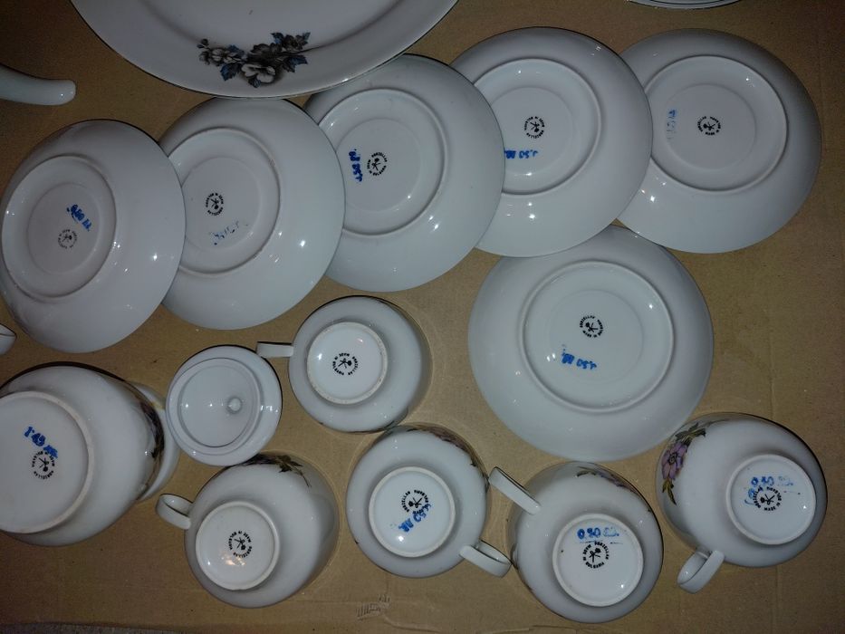 Сервиз за топли напитки. Стар български порцелан. Витринен.