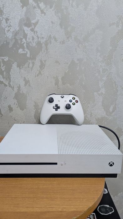 Xbox one S 1TB s