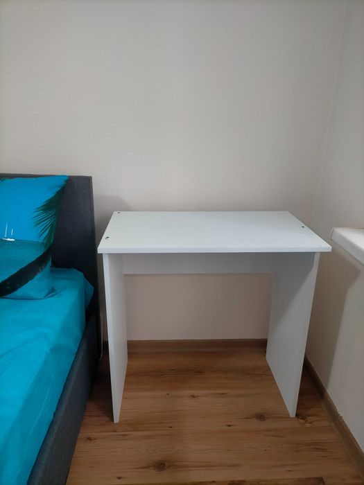 Стол белый   б/у