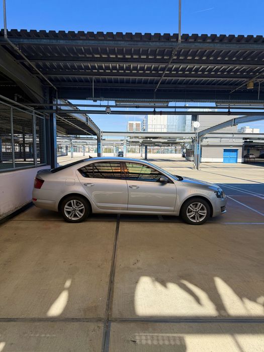 Skoda Octavia 2014 2.0 TDi 150 CP • Day Light LED • Bi-Xenon • Scaune încălzite • Senzori parcare • Dublu climatronic • Pilot automat • Proprietar