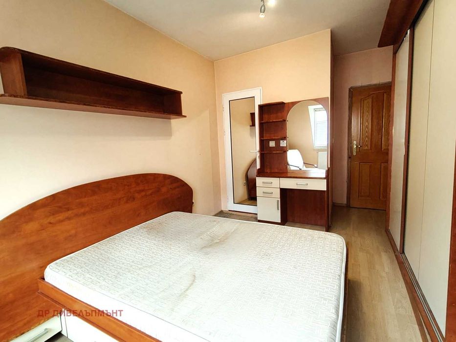 Дава се под наем Тристаен апартамент в София, Хаджи Димитър - 98 кв.м за 597.21 € - Снимка #13