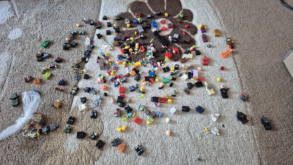 Minifigurine tip Lego - compatibil