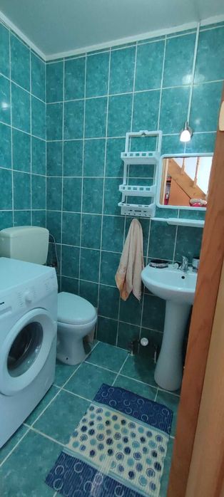 Inchiriez apartament modern, de 3 camere la mansarda, In Terezian