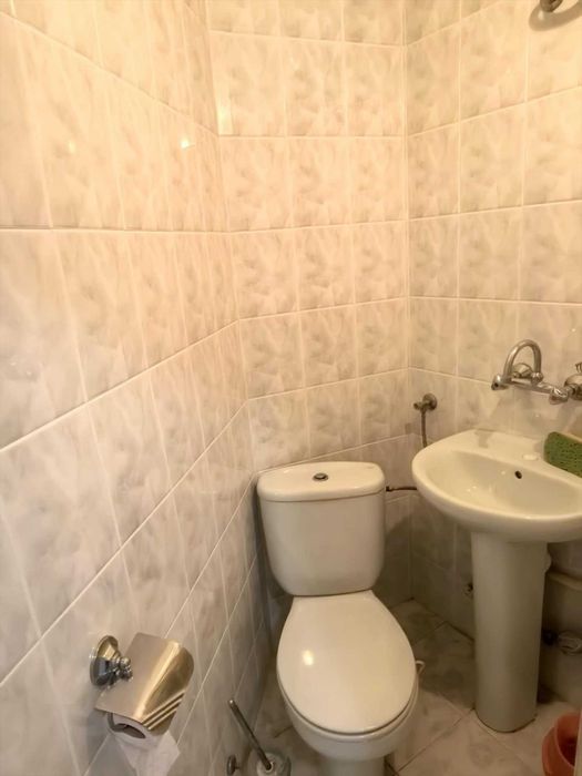 Продава се Тристаен апартамент в Плевен, Дружба 4 - 89 кв.м за 1034 €/кв.м - Снимка #12