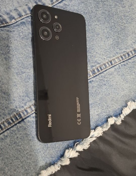 Xiaomi Redmi 12 256gb.