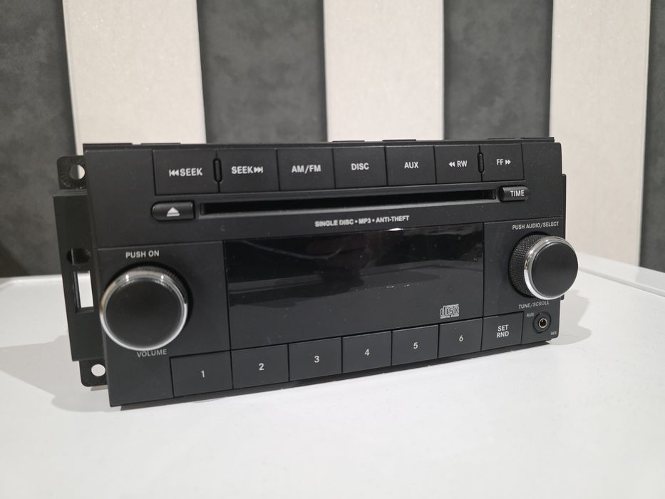 Оригинално радио за JEEP Wrangler JK