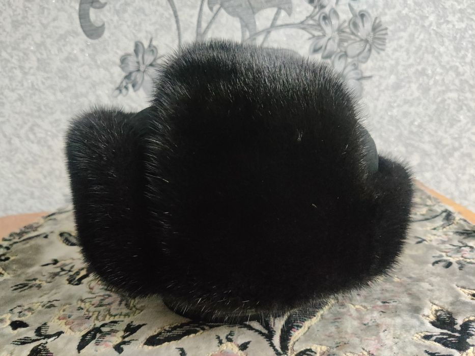 Норкавая шапка черный барон