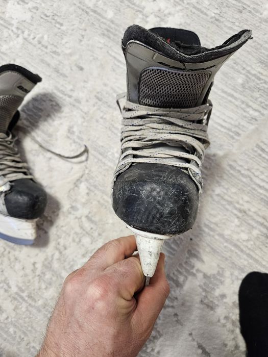 Продам коньки Bauer