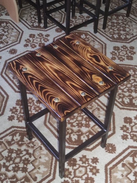 Табурет для дома