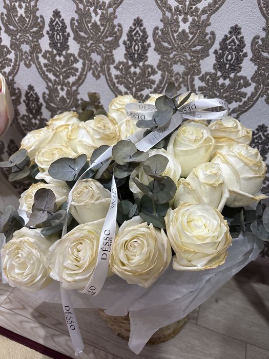 Красные розы,и белые