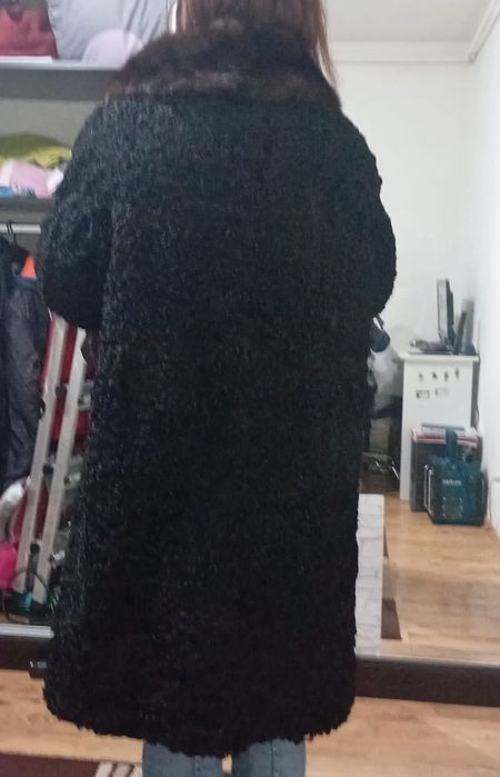 Blana naturala astrahan cu guler de vulpe