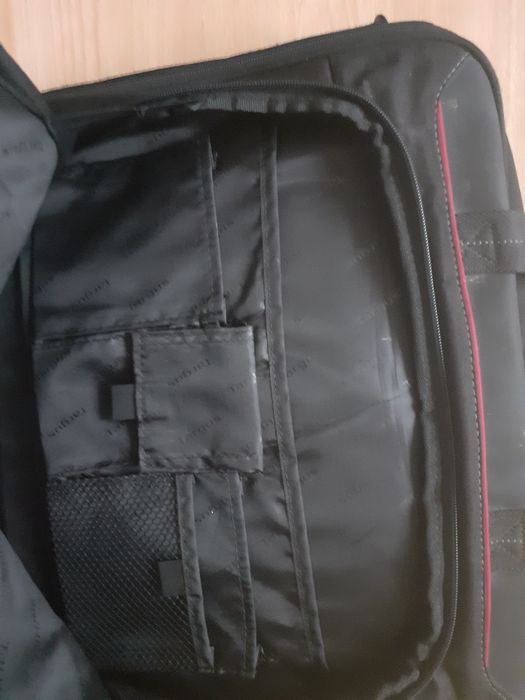 Vând geantă laptop sau business marca Targus,orig.GB-UK.