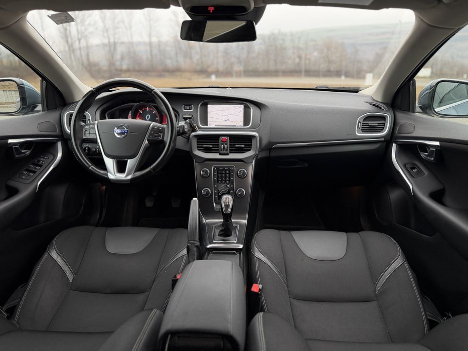 Volvo v40, 1.6 diesel, MOMENTUM , 2013, euro 5