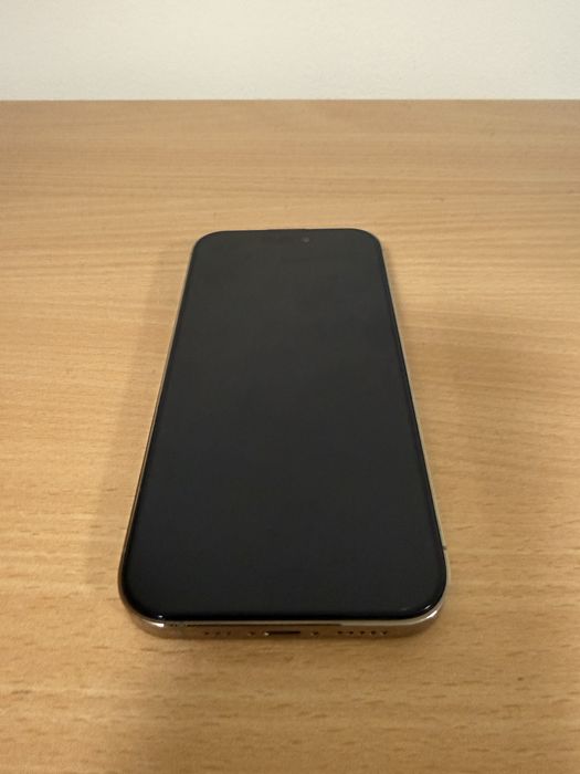 Много запазен Iphone 14 Pro 128 Gold