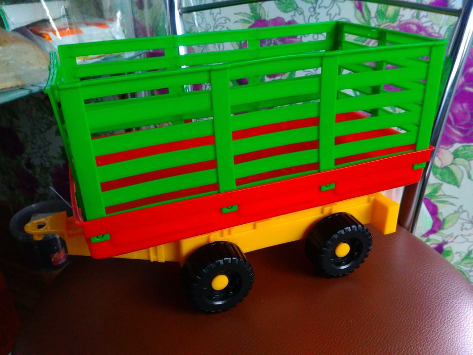 Трактор с телешкой 3200